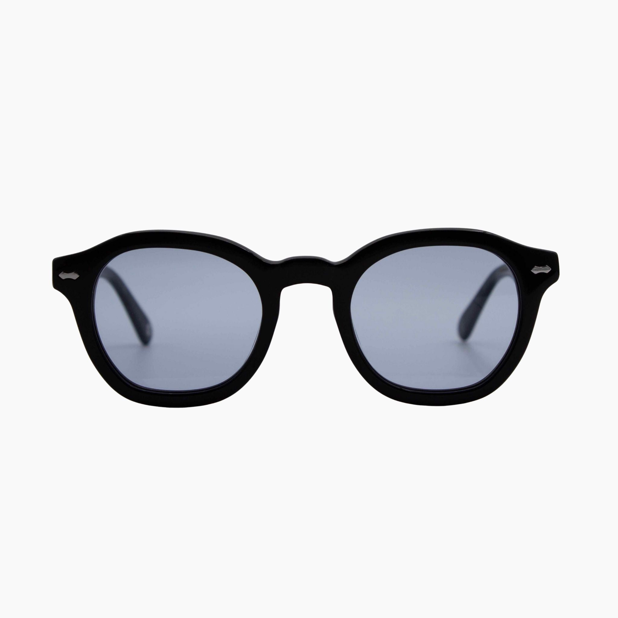 #farge_black tint blue